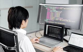 淮南 ,php声明和调用变量的符号是什么？